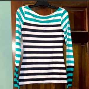 Sz Medium Soft Longsleeve wide neck striped shirt
